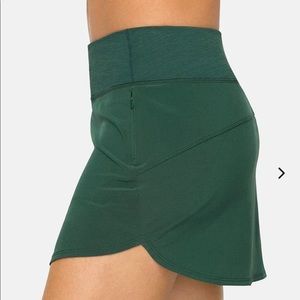 Outdoor voices hudson skirt. Dark green. Size small.